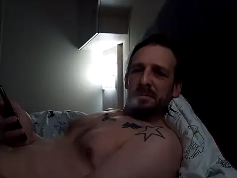 Snapshot of HungKing88 chatting on December 20, 8:17 am HungKing88 online show from December 20, 8:17 am