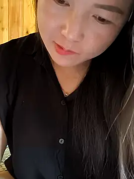 Snapshot of Sweetlove_77 chatting on October 10, 1:06 am Sweetlove 77 online show from October 10, 1:06 am