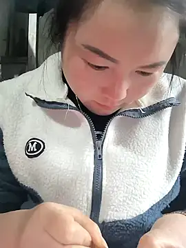 Snapshot of Sweetlove_77 chatting on February 3, 8:46 am Sweetlove 77 online show from February 3, 8:46 am