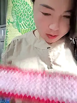 Snapshot of Sweetlove_77 chatting on September 18, 12:57 am Sweetlove 77 online show from September 18, 12:57 am