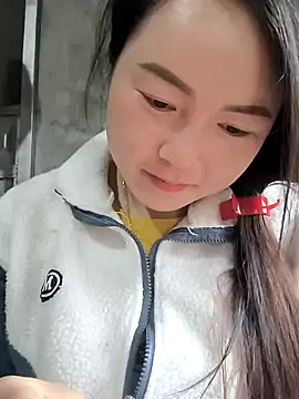 Snapshot of Sweetlove_77 chatting on February 25, 2:03 am Sweetlove 77 online show from February 25, 2:03 am
