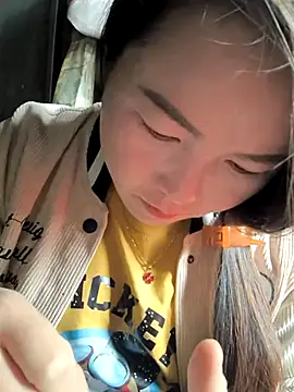 Snapshot of Sweetlove_77 chatting on March 20, 1:02 am Sweetlove 77 online show from March 20, 1:02 am