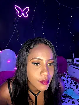 Snapshot of AlisonHoot69 chatting on October 16, 10:12 am AlisonHoot69 online show from October 16, 10:12 am