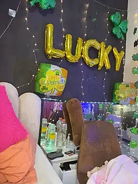 AlisonHoot69 online show from March 18, 10:21 pm