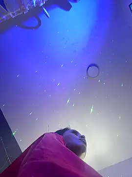 Snapshot of AlisonHoot69 chatting on September 23, 12:50 am AlisonHoot69 online show from September 23, 12:50 am