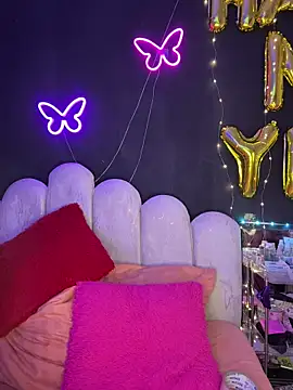 AlisonHoot69 online show from January 12, 10:47 pm