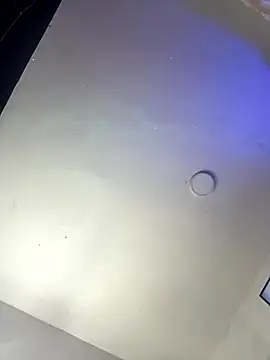 Snapshot of AlisonHoot69 chatting on October 17, 2:48 am AlisonHoot69 online show from October 17, 2:48 am