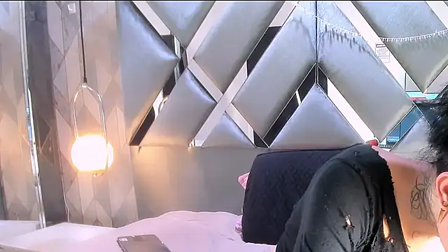 MadisonWood01 online show from April 19, 6:25 am