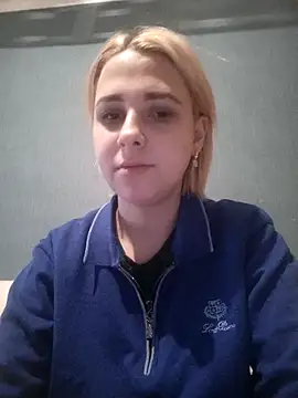 Snapshot of Gussie_Bridie chatting on February 7, 2:37 pm Gussie Bridie online show from February 7, 2:37 pm
