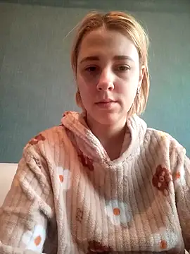 Snapshot of Gussie_Bridie chatting on March 8, 6:54 am Gussie Bridie online show from March 8, 6:54 am