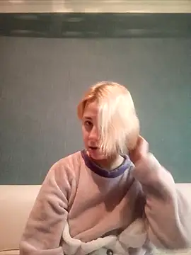 Snapshot of Gussie_Bridie chatting on February 20, 7:34 am Gussie Bridie online show from February 20, 7:34 am