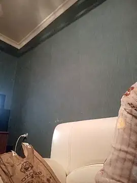 Snapshot of Gussie_Bridie chatting on March 4, 2:53 pm Gussie Bridie online show from March 4, 2:53 pm