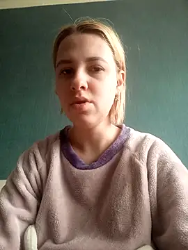 Snapshot of Gussie_Bridie chatting on March 1, 6:24 am Gussie Bridie online show from March 1, 6:24 am