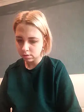 Snapshot of Gussie_Bridie chatting on February 7, 7:18 am Gussie Bridie online show from February 7, 7:18 am