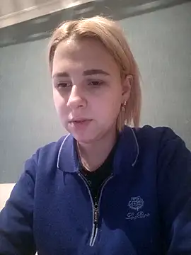 Snapshot of Gussie_Bridie chatting on February 8, 2:38 pm Gussie Bridie online show from February 8, 2:38 pm