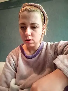Snapshot of Gussie_Bridie chatting on February 5, 7:39 am Gussie Bridie online show from February 5, 7:39 am