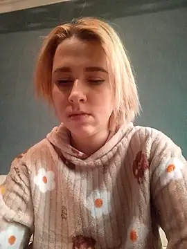 Snapshot of Gussie_Bridie chatting on March 3, 2:17 pm Gussie Bridie online show from March 3, 2:17 pm