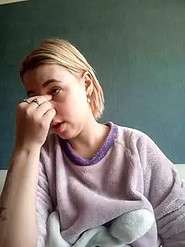 Snapshot of Gussie_Bridie chatting on February 4, 9:07 am Gussie Bridie online show from February 4, 9:07 am