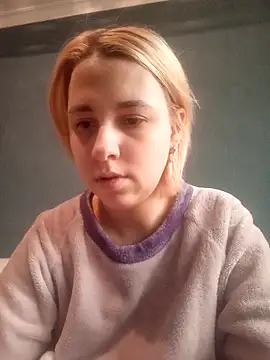 Snapshot of Gussie_Bridie chatting on February 25, 2:04 pm Gussie Bridie online show from February 25, 2:04 pm
