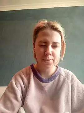 Snapshot of Gussie_Bridie chatting on February 22, 7:56 am Gussie Bridie online show from February 22, 7:56 am