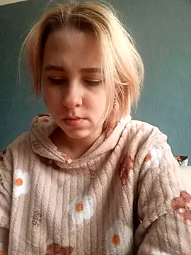 Snapshot of Gussie_Bridie chatting on March 4, 10:24 am Gussie Bridie online show from March 4, 10:24 am
