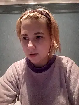 Snapshot of Gussie_Bridie chatting on February 5, 2:59 pm Gussie Bridie online show from February 5, 2:59 pm