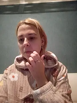 Snapshot of Gussie_Bridie chatting on February 13, 2:31 pm Gussie Bridie online show from February 13, 2:31 pm