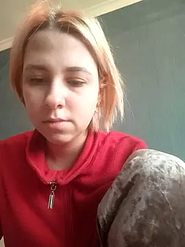 Snapshot of Gussie_Bridie chatting on February 12, 8:27 am Gussie Bridie online show from February 12, 8:27 am