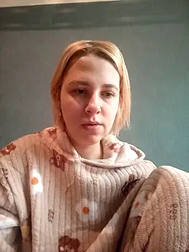 Snapshot of Gussie_Bridie chatting on March 3, 6:42 am Gussie Bridie online show from March 3, 6:42 am