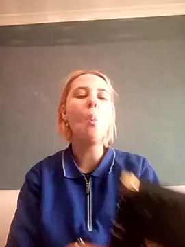Snapshot of Gussie_Bridie chatting on February 11, 6:51 am Gussie Bridie online show from February 11, 6:51 am