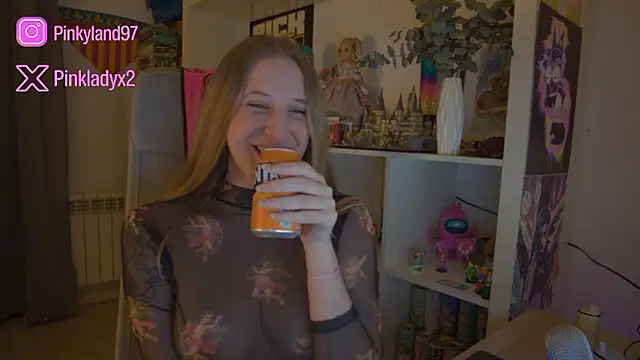 Pinkyladyxxx online show from February 7, 8:28 pm