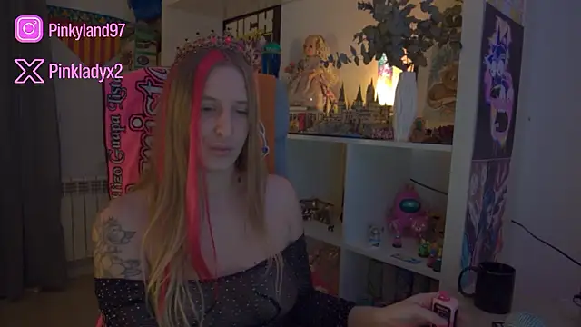 Pinkyladyxxx online show from February 15, 11:47 pm