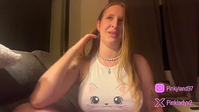 Pinkyladyxxx online show from May 15, 11:58 pm