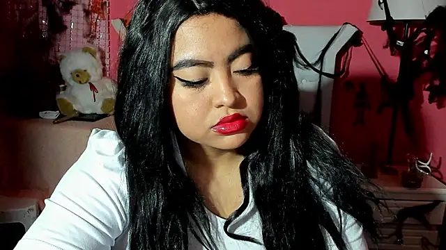 ivy roosx online show from October 22, 7:35 pm