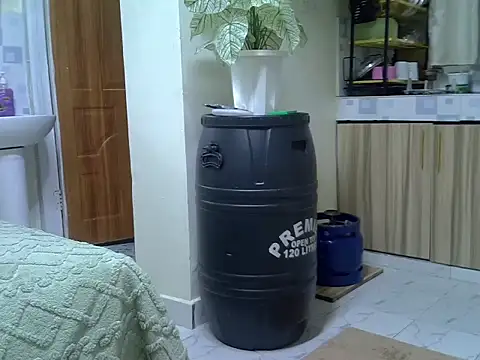 jeyberrie online show from December 18, 10:46 pm