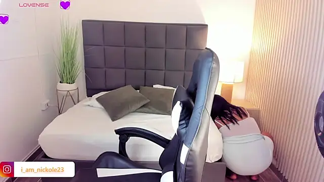 nicky peyton online show from February 19, 2:44 am