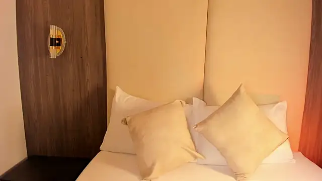 Snapshot of nicky_peyton chatting on February 25, 2:56 am nicky peyton online show from February 25, 2:56 am