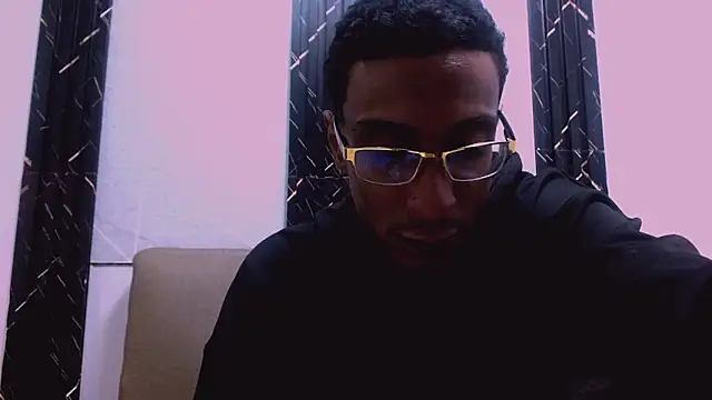 Snapshot of Jose_Smoke chatting on October 19, 9:45 am Jose Smoke online show from October 19, 9:45 am