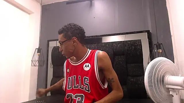 Snapshot of Jose_Smoke chatting on November 2, 6:46 pm Jose Smoke online show from November 2, 6:46 pm