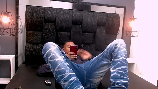 Snapshot of Jose_Smoke chatting on November 16, 2:05 am Jose Smoke online show from November 16, 2:05 am