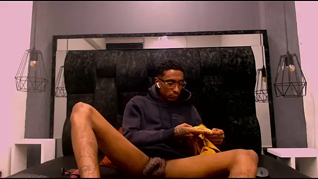 Snapshot of Jose_Smoke chatting on September 19, 3:05 pm Jose Smoke online show from September 19, 3:05 pm