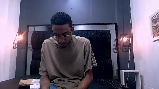 Snapshot of Jose_Smoke chatting on October 22, 3:06 am Jose Smoke online show from October 22, 3:06 am