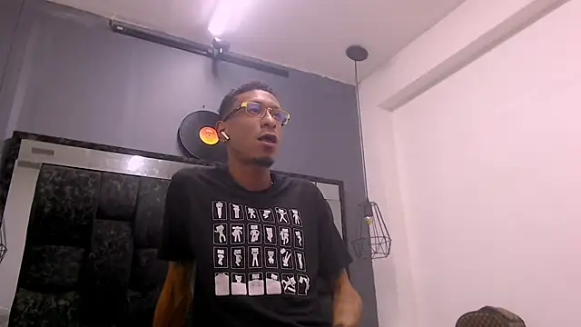 Snapshot of Jose_Smoke chatting on November 23, 3:27 am Jose Smoke online show from November 23, 3:27 am