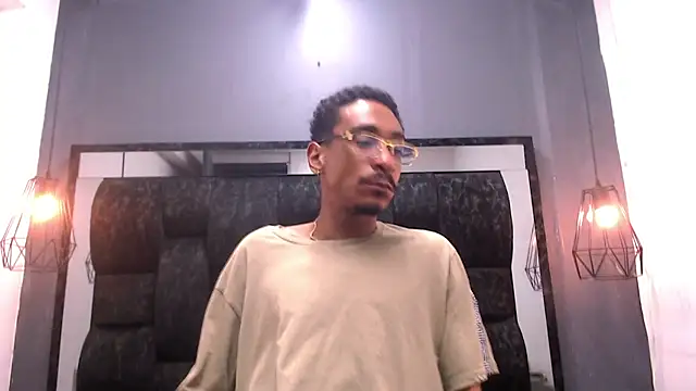 Snapshot of Jose_Smoke chatting on October 6, 3:51 am Jose Smoke online show from October 6, 3:51 am