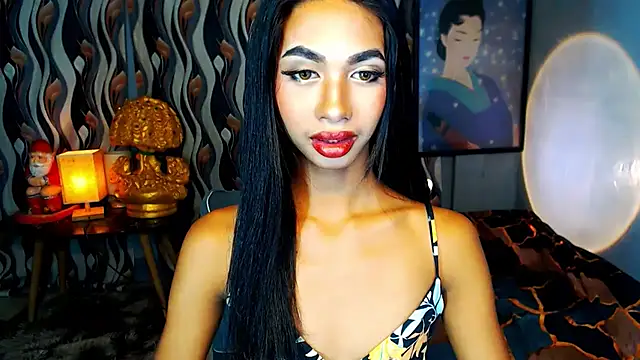 PrettyLatiina online show from December 4, 3:37 pm