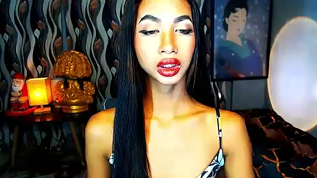 PrettyLatiina online show from December 18, 7:19 pm