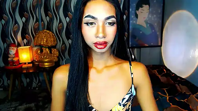 PrettyLatiina online show from December 4, 6:44 pm