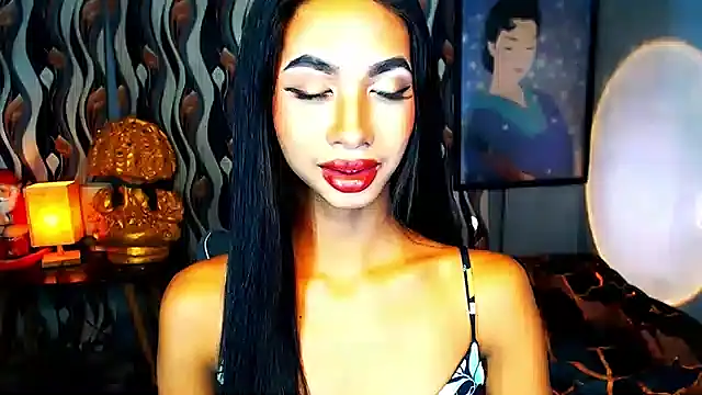 PrettyLatiina online show from December 19, 5:18 pm