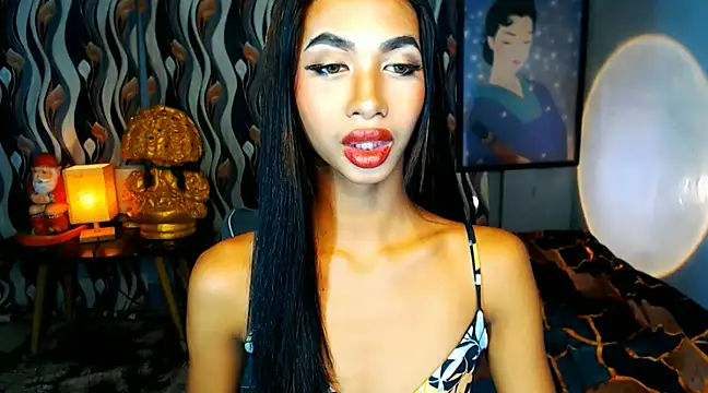 PrettyLatiina online show from December 11, 5:37 pm