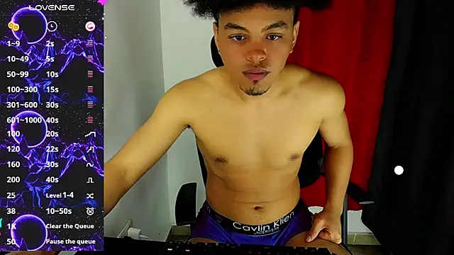 Snapshot of Ares_ttoter chatting on January 22, 10:29 am Ares ttoter online show from January 22, 10:29 am